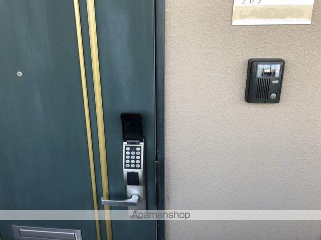 袋井市 3階建 築18年の内装写真