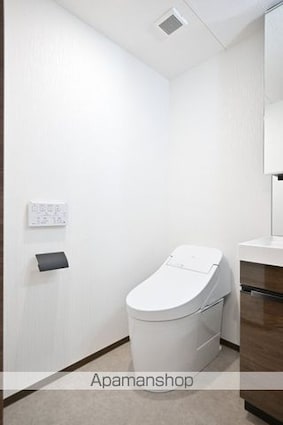 東京都目黒区東山２丁目[1K/26.27m2]のトイレ