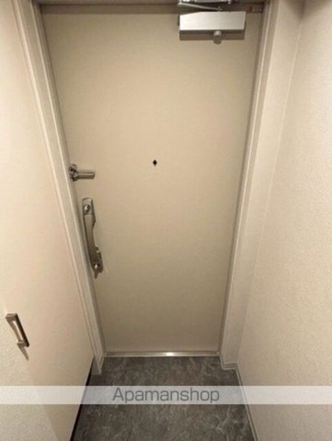 ウェルスクエア西新宿五丁目[2LDK/41.81m2]の玄関