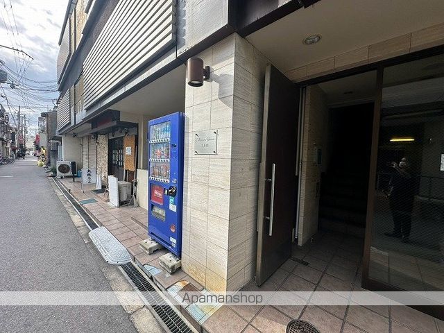 コレクション関目弐番館の玄関写真