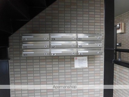 ヴァンミルワール[2LDK/56.3m2]のエントランス