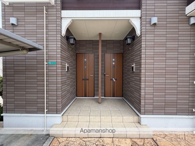 ラフレシールの玄関写真