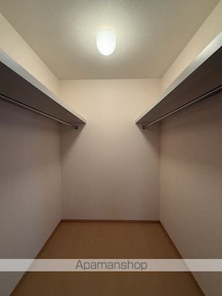 メゾン　ド　アール[1LDK/35.35m2]の収納