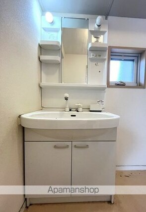 和歌山県和歌山市和歌川町[2LDK/60.18m2]の洗面所