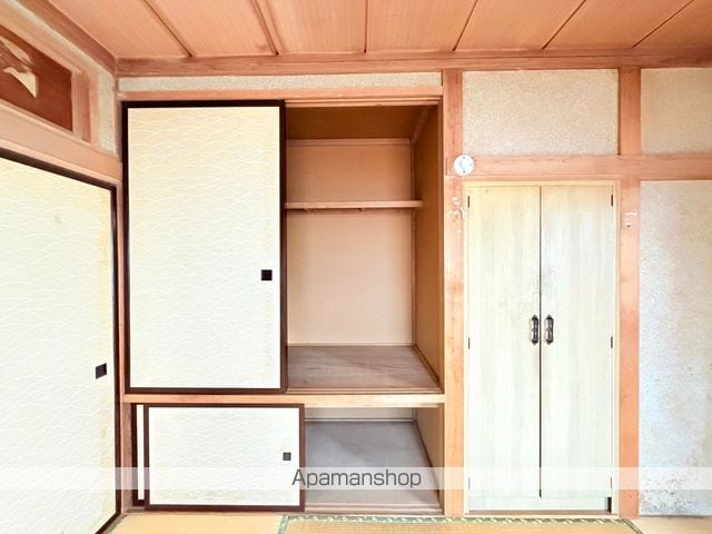 石狩市 2階建 築47年の内装写真