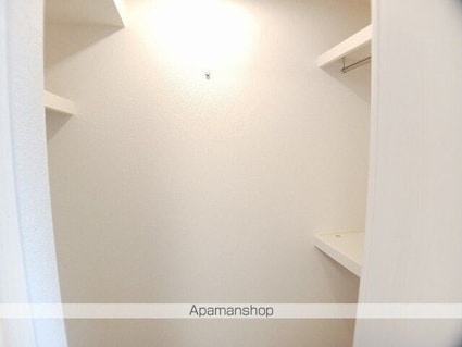 ソレイユカヤノⅥ[1LDK/44.7m2]の収納