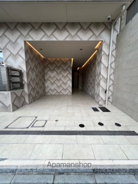ＰＲＥＭＩＵＭ　ＣＵＢＥ　Ｇ　北新宿ＤＥＵＸ[1K/25.65m2]のエントランス