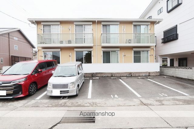 ハイネス国府 B棟の外観写真