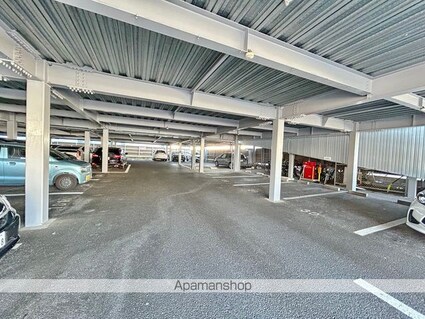 ゆたかビル[3LDK/80m2]の駐車場1