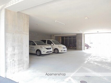 ヴィラコートＳＥＩ[3LDK/78.72m2]の駐車場