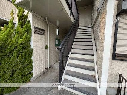 菩提樹ハイツＢ棟[2K/42m2]のエントランス