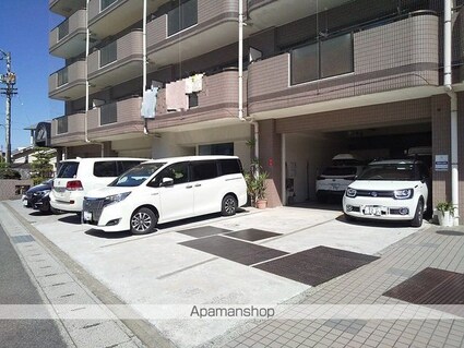 ジュネスＫＵＢＯＴＡⅠ[3LDK/64.2m2]の駐車場
