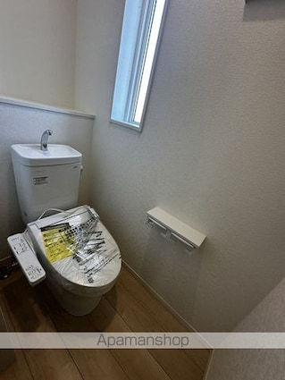 大槻町貸家（仁池向）[4LDK/175.06m2]のトイレ