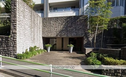 グランドオペラつつじヶ丘[3LDK/70.85m2]のエントランス