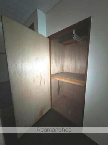 ロイヤルコーポ新通の内装写真