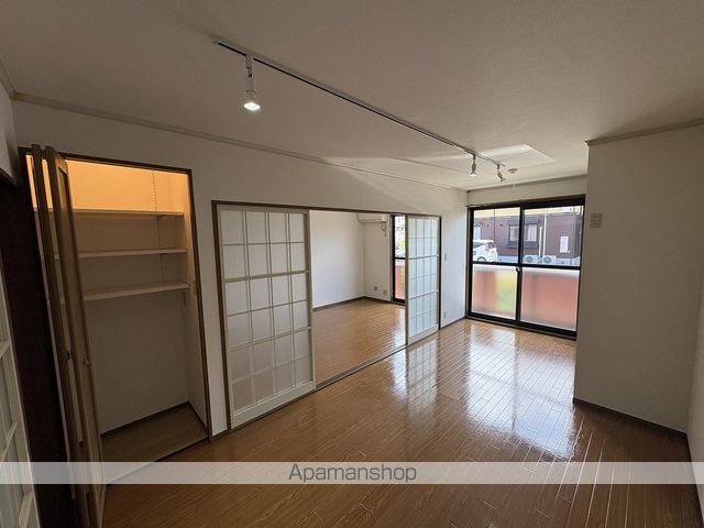 ロイヤルコート文化町IV番館の内装写真