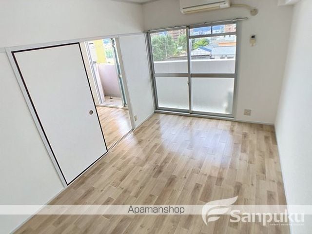 シャトレー築山の内装写真