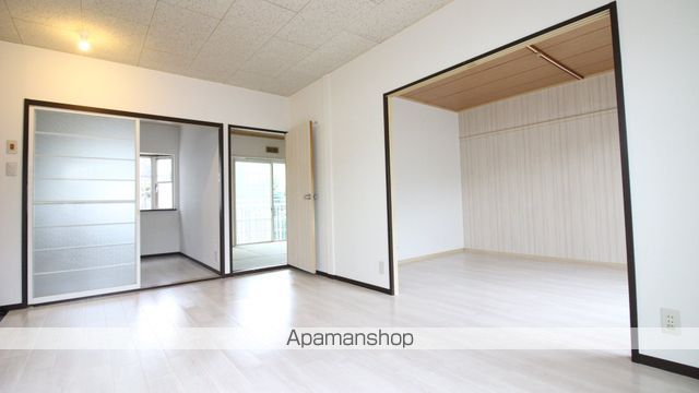 ツインハイツ薬王寺Aの内装写真