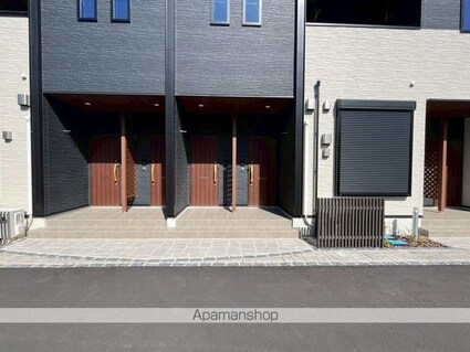 ロイズ紀三井寺Ⅰ[2LDK/58.6m2]のエントランス