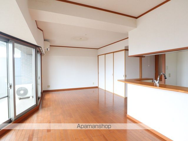 ライオンズシティ桜山の内装写真