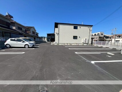 ロイズ紀三井寺Ⅱ[1LDK/50.14m2]の駐車場
