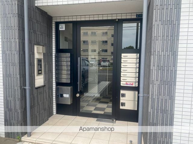 グランメール本郷通7Bの玄関写真