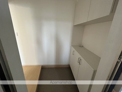 ＭＫＯ中須賀Ｄ[2LDK/63.45m2]の玄関