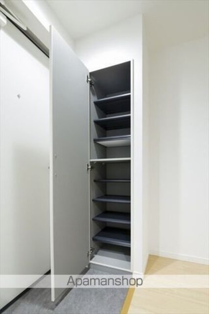 アコモ本千葉[1K/20.96m2]の玄関