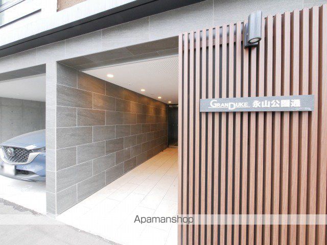 GRANDUKE永山公園通の玄関写真