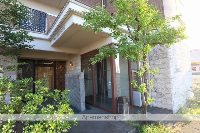 VILLA ARTISTICの玄関写真