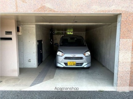 千葉県柏市しいの木台３丁目[2LDK/66.66m2]の駐車場