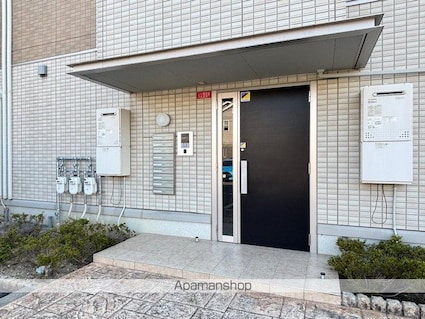 Ｃｏｚｙ　Ｃｏｕｒｔ竹中（コージーコートタケナカ）[2LDK/65.42m2]のエントランス2