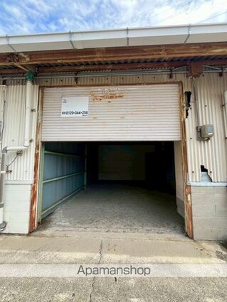 鳴神ガレージ[1R/49.5m2]の玄関