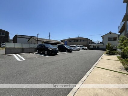 和歌山県和歌山市小雑賀[2LDK/62.03m2]の駐車場2