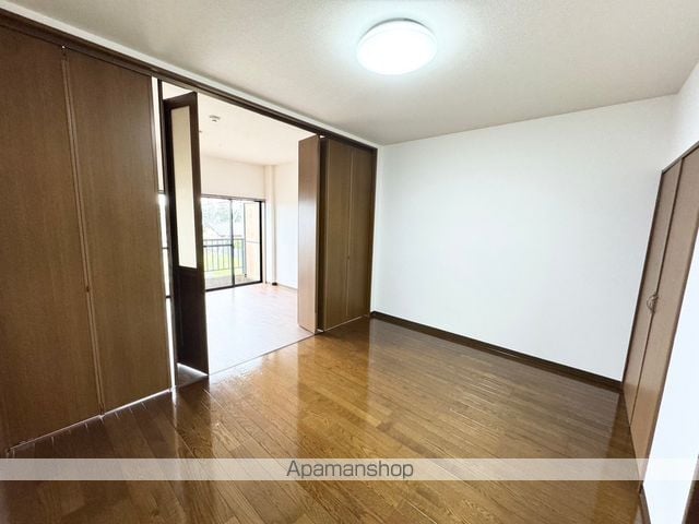 ロワールタウン笠之原の内装写真