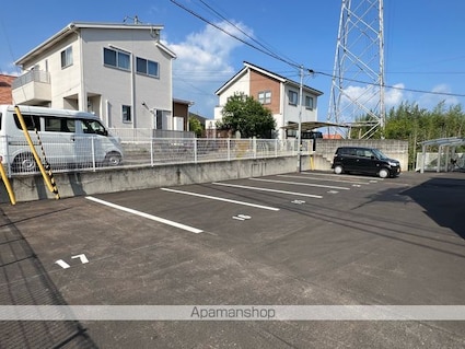 アーバンステージ上原[2DK/54.14m2]の駐車場2