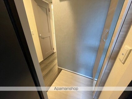 ビオット彦根　Ｂ棟[1LDK/31.43m2]の玄関