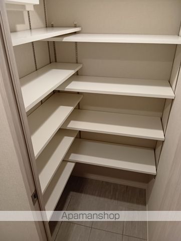 シーズンフラッツ青葉通一番町の内装写真