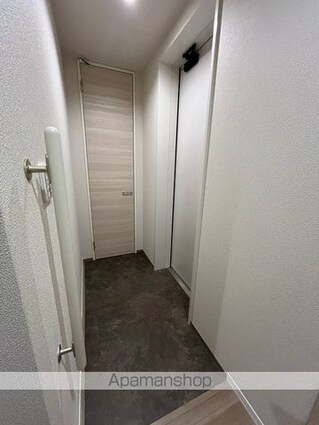 和歌山県和歌山市十三番丁[1LDK/49.5m2]の玄関