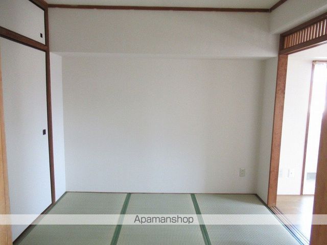 橋市駅前マンションの内装写真