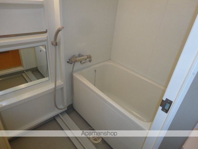 クレストール33の内装写真