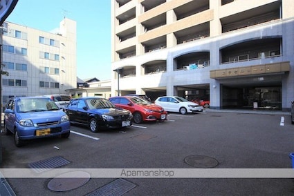 エクセルコートⅡ[1LDK/53.55m2]の駐車場1