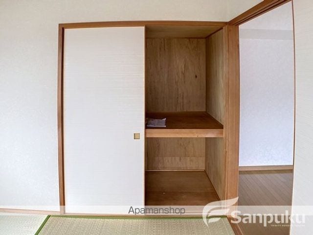 フラットパインヒルの内装写真