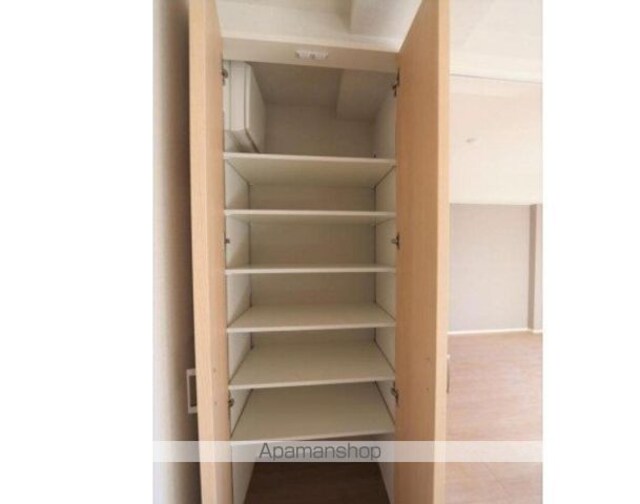 プレジールテアトル用賀[2LDK/62.1m2]の内装