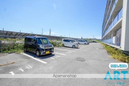 アルト堀江　４号棟[1LDK/38.16m2]の駐車場1
