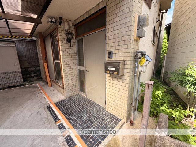 京阪電気鉄道京阪線 石清水八幡宮駅 徒歩5分 2階建 築55年の玄関写真