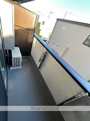 ウエスト　コミタリアⅢ[1K/27.02m2]のバルコニー