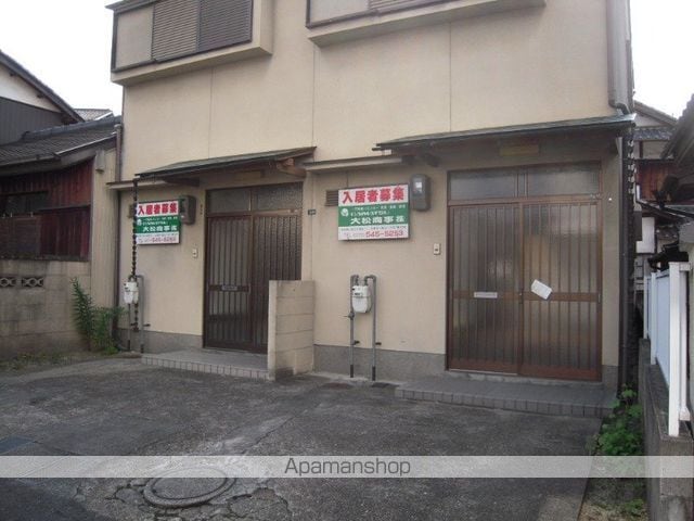 京阪電気鉄道石坂線 唐橋前駅 徒歩6分 2階建 築39年の玄関写真