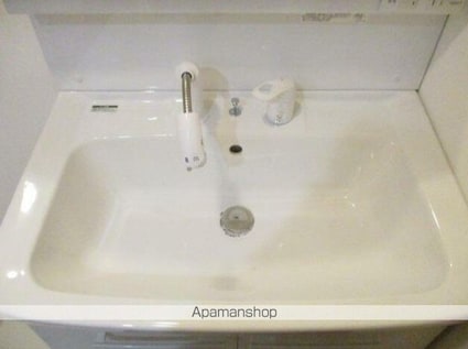 レーヴ京成高砂[2LDK/52.6m2]の洗面所