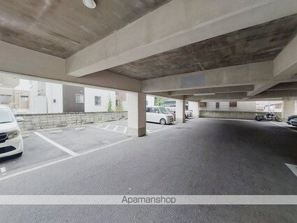 アビターレ松山[1R/32.32m2]の駐車場